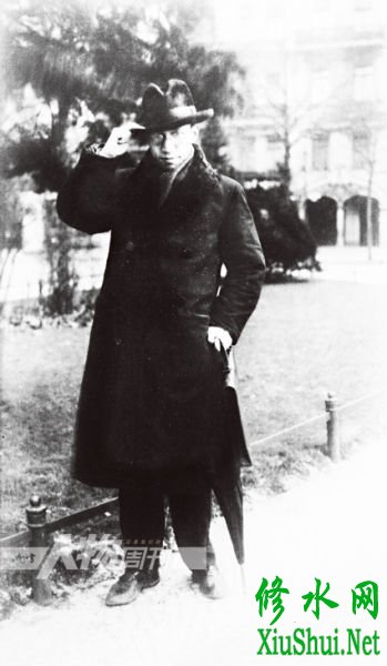 ��ѧ����ʱ�����㡣�1925��4�£�